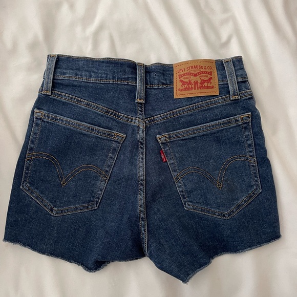 Levi’s 501 High Rise shorts - Picture 2 of 7